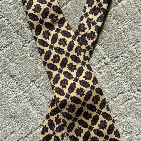 Men’s Silk Tie - Picture 2 of 4